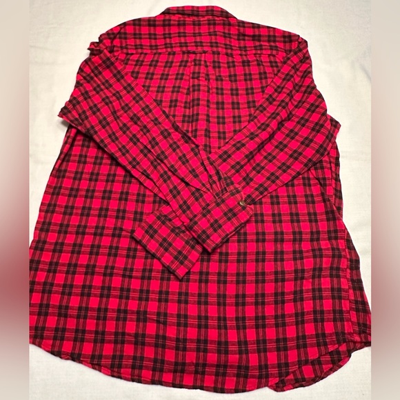 Chaps. Red and black buffalo plaid flannel long sleeve button-down. Size L. - Picture 4 of 4
